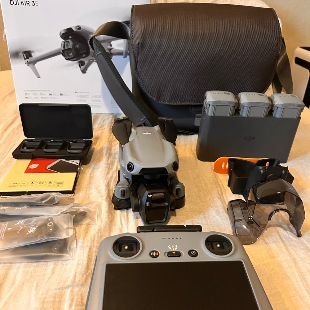 DJI Air 3 Fly More Combo (DJI RC 2)